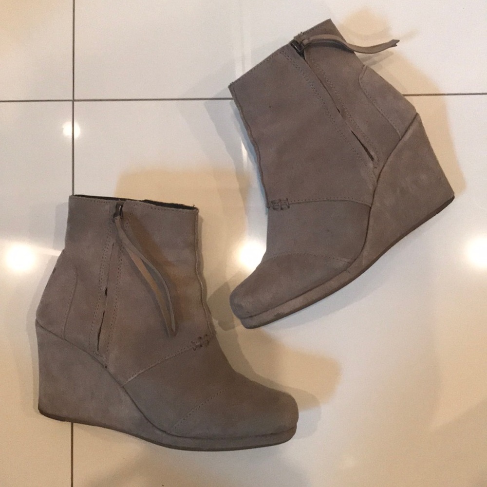 TOMS Booties - Picture 2 of 4